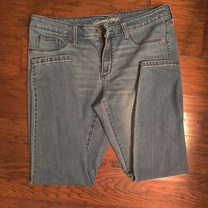 Universal Thread Medium Wash Jegging